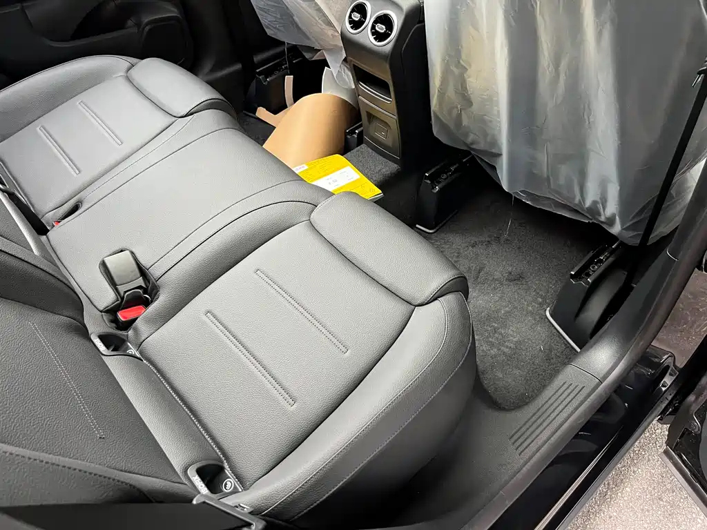MERCEDES BENZ GLA 2024