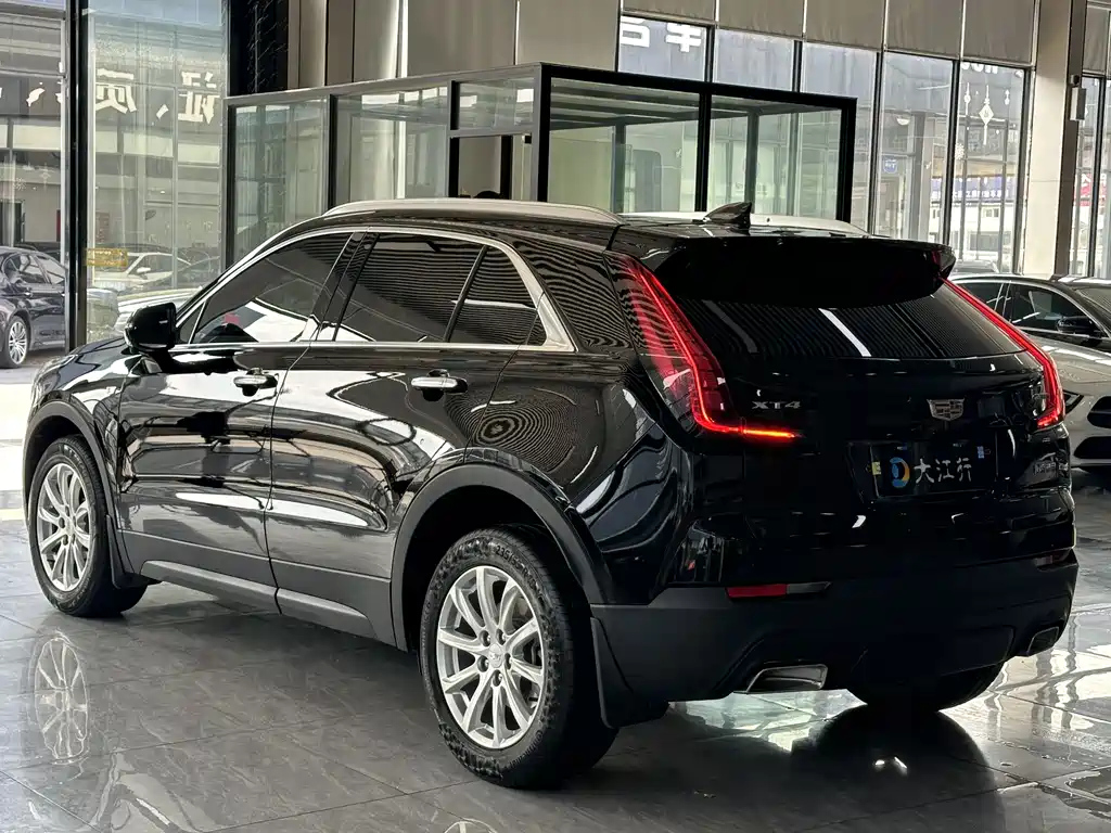 CADILLAC XT4 2021