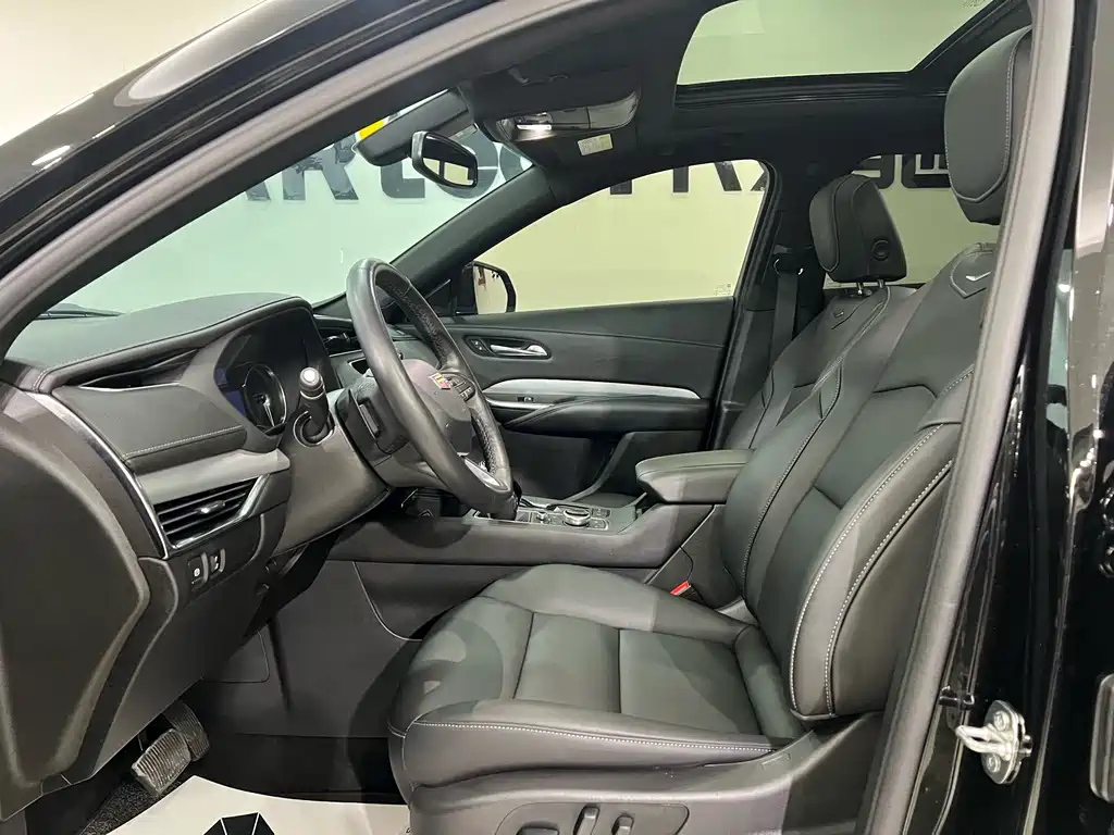 CADILLAC XT4 2021