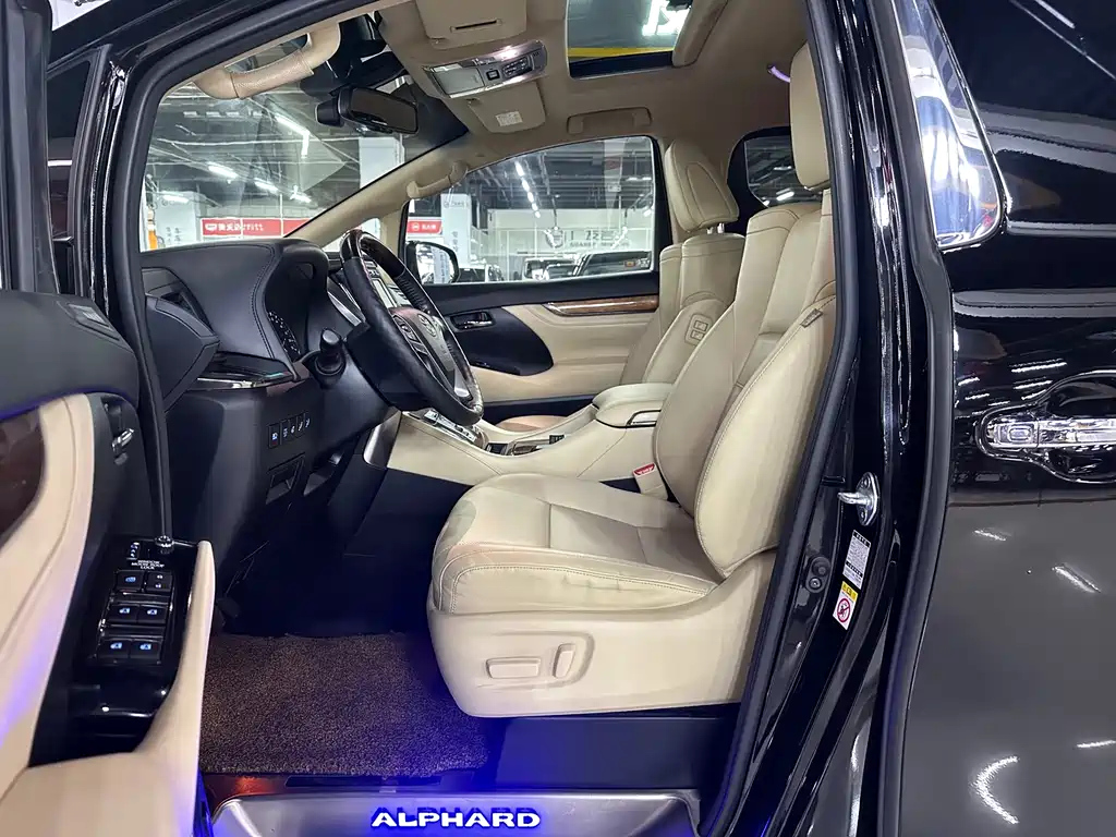 TOYOTA ALPHARD 2018