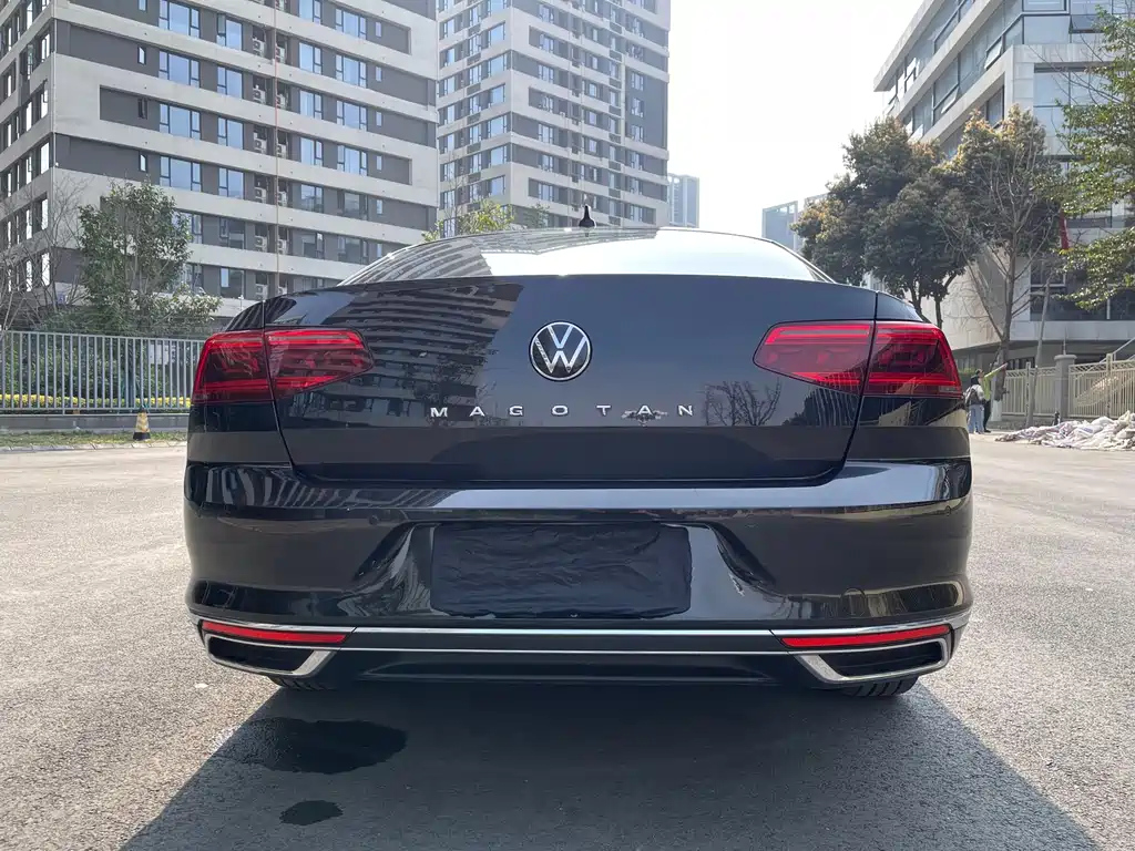 VOLKSWAGEN MAGOTAN 2020