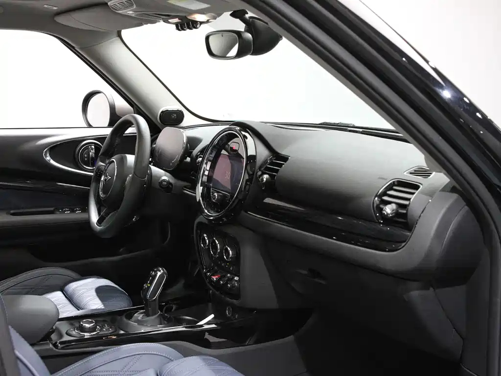 MINI CLUBMAN 2022