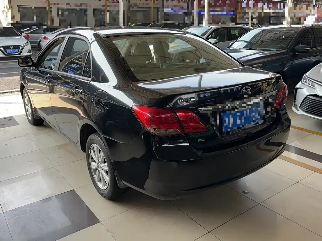 BYD L3 2013