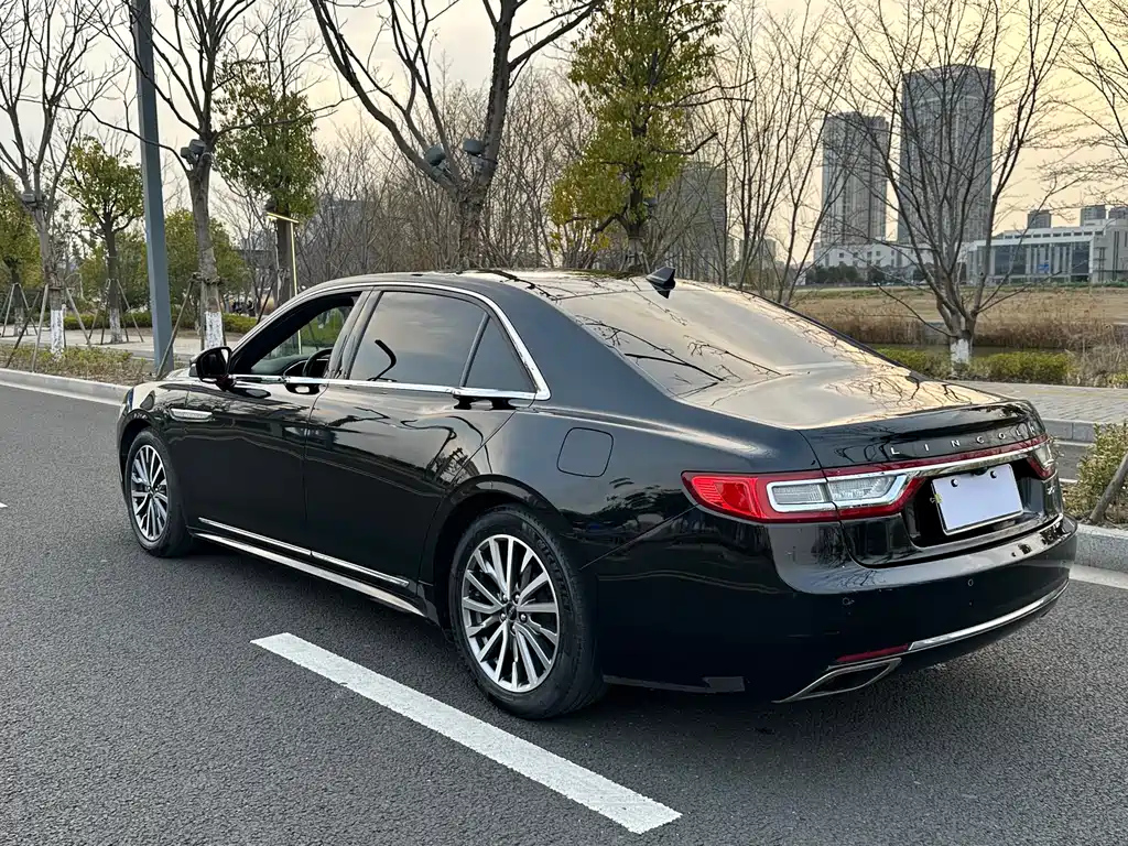LINCOLN CONTINENTAL 2020