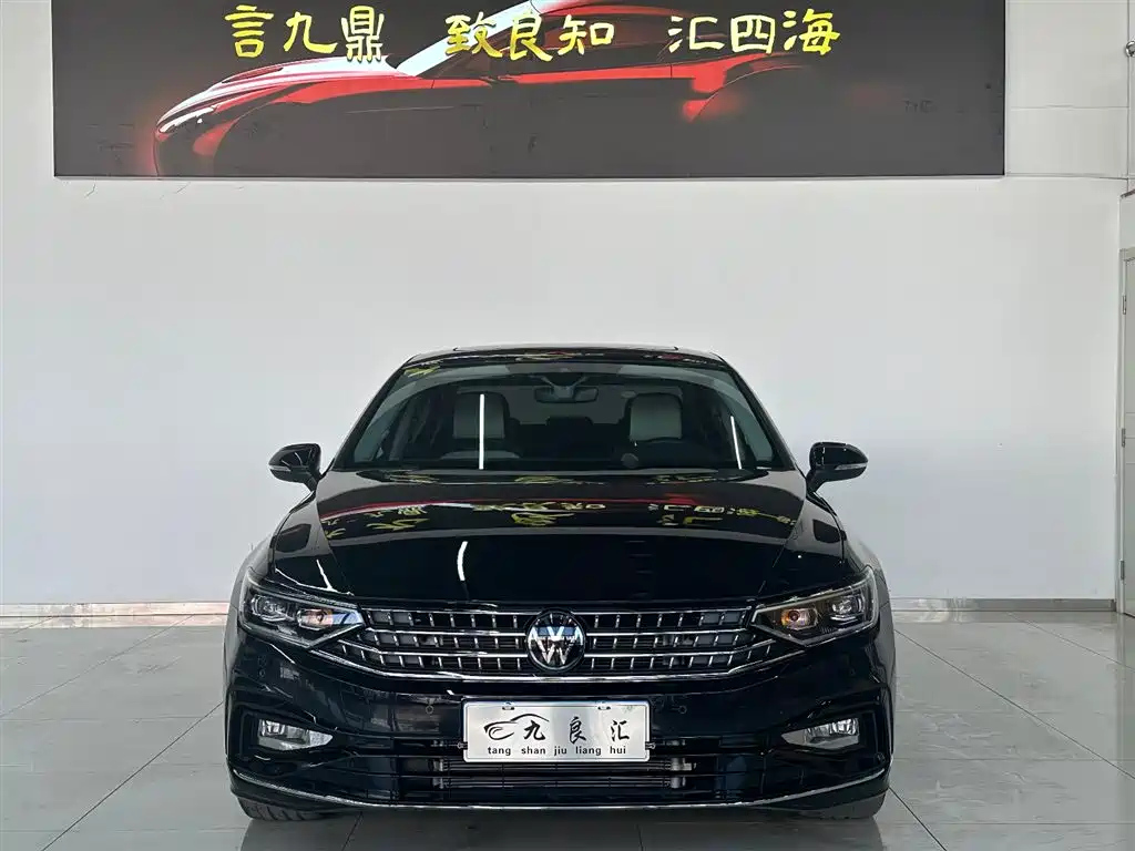 VOLKSWAGEN MAGOTAN 2023
