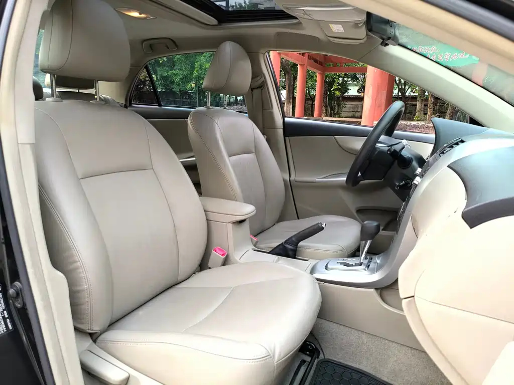 TOYOTA COROLLA 2013