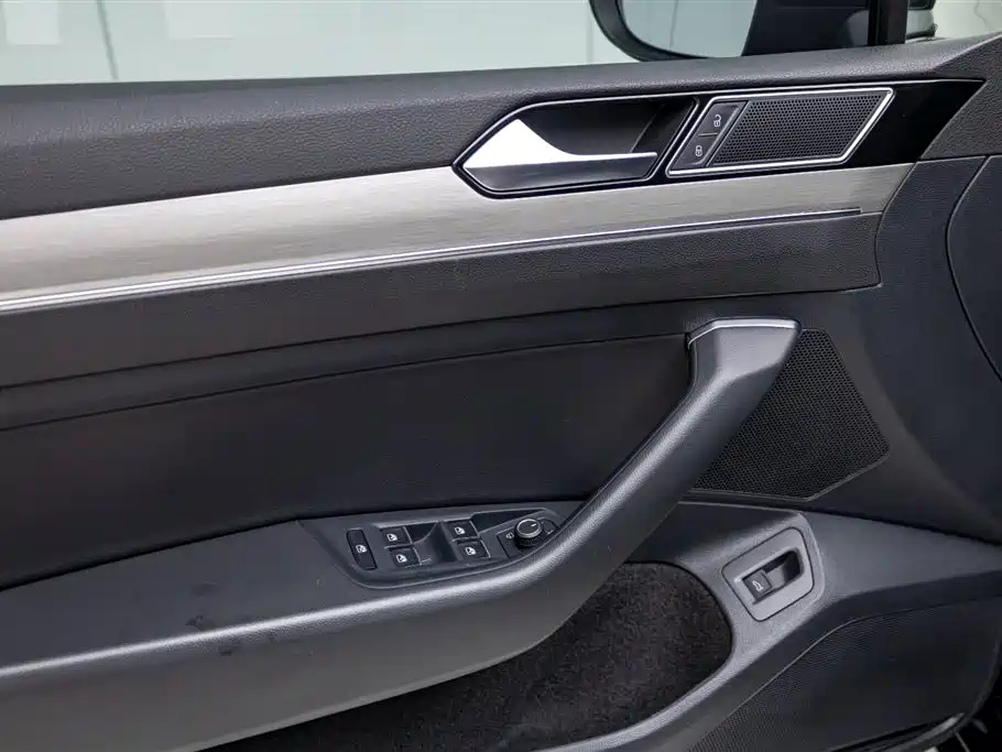 VOLKSWAGEN MAGOTAN 2021