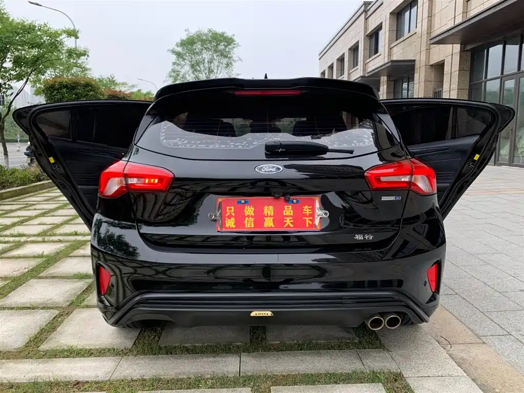 FORD FOCUS 2021