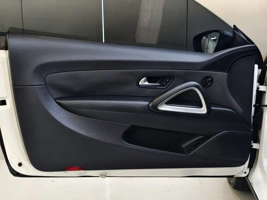 VOLKSWAGEN SCIROCCO 2012