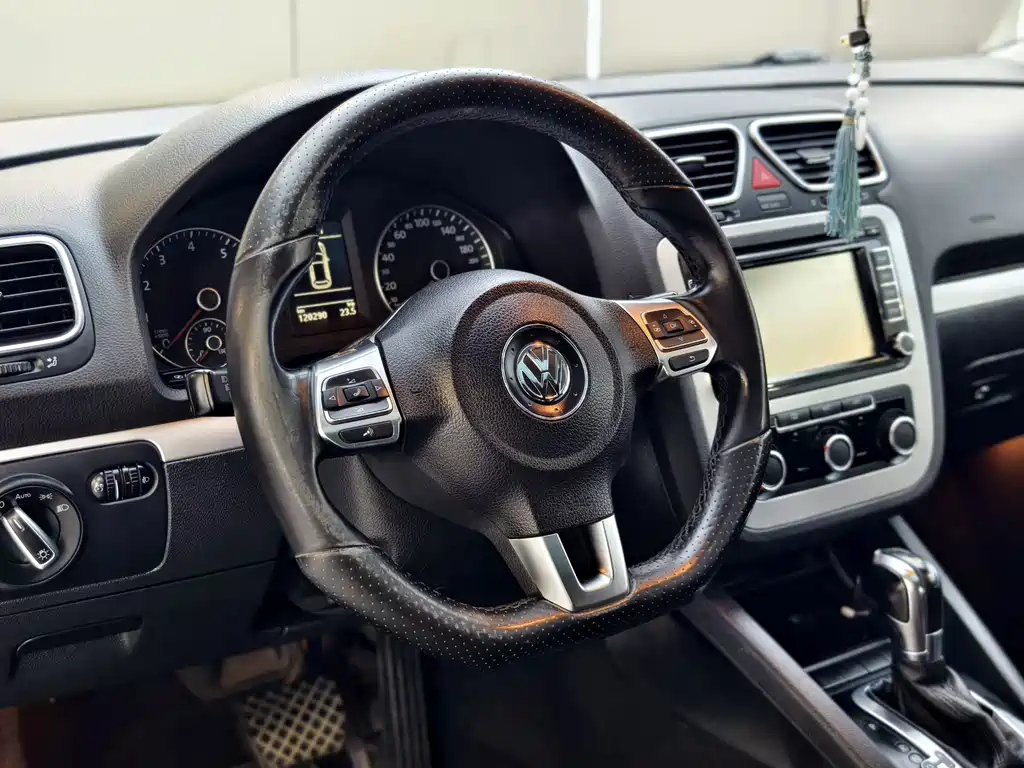 VOLKSWAGEN SCIROCCO 2012