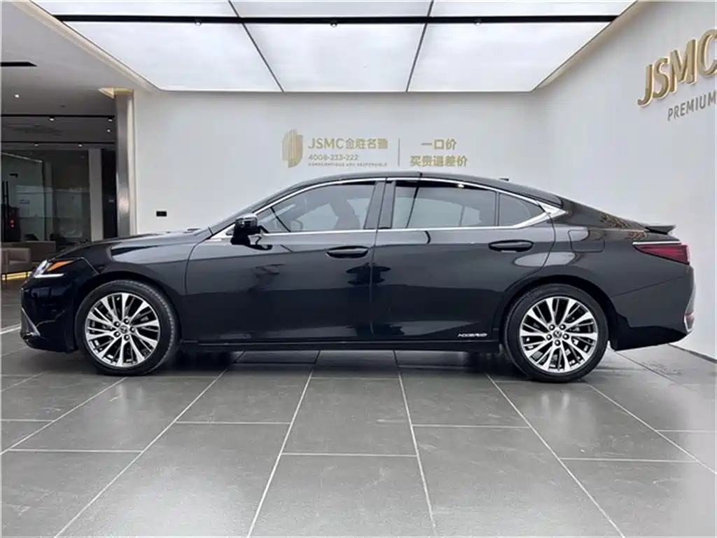 LEXUS ES 2021