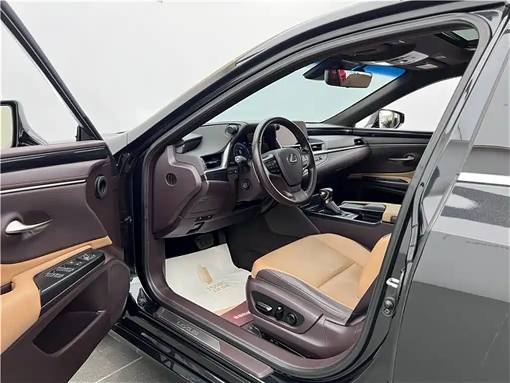 LEXUS ES 2021
