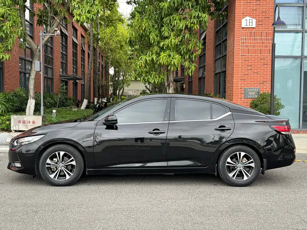 NISSAN SYLPHY 2020