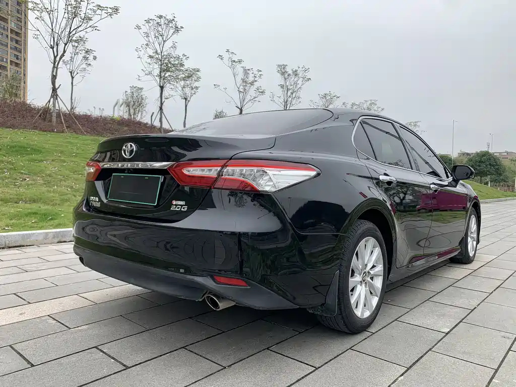 TOYOTA CAMRY 2019