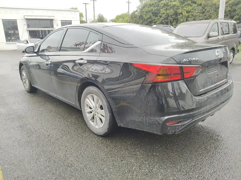 NISSAN TEANA 2020