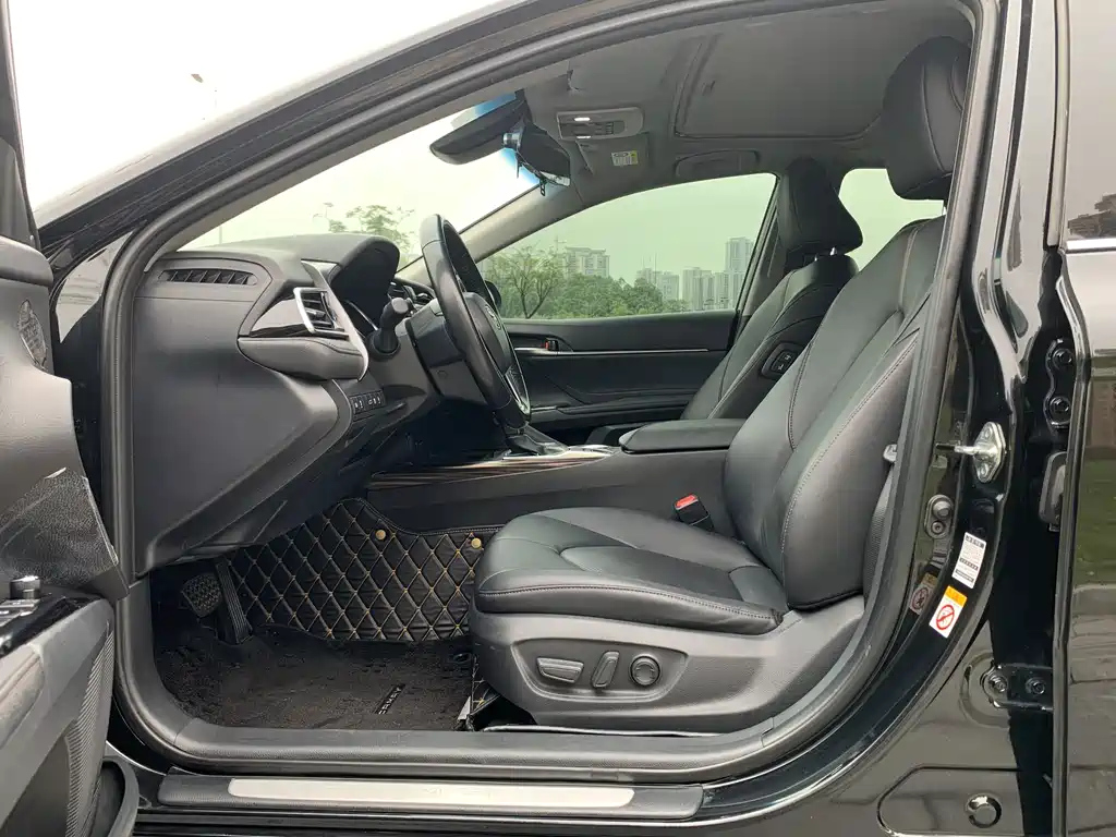 TOYOTA CAMRY 2019