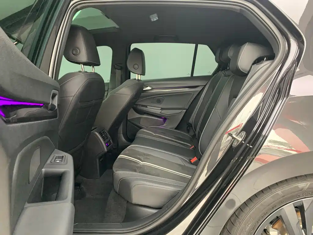 VOLKSWAGEN GOLF 2022