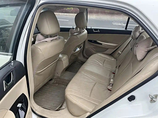 BYD G6  2013 YEAR 1.5TID AUTOMATIC PREMIUM 2013
