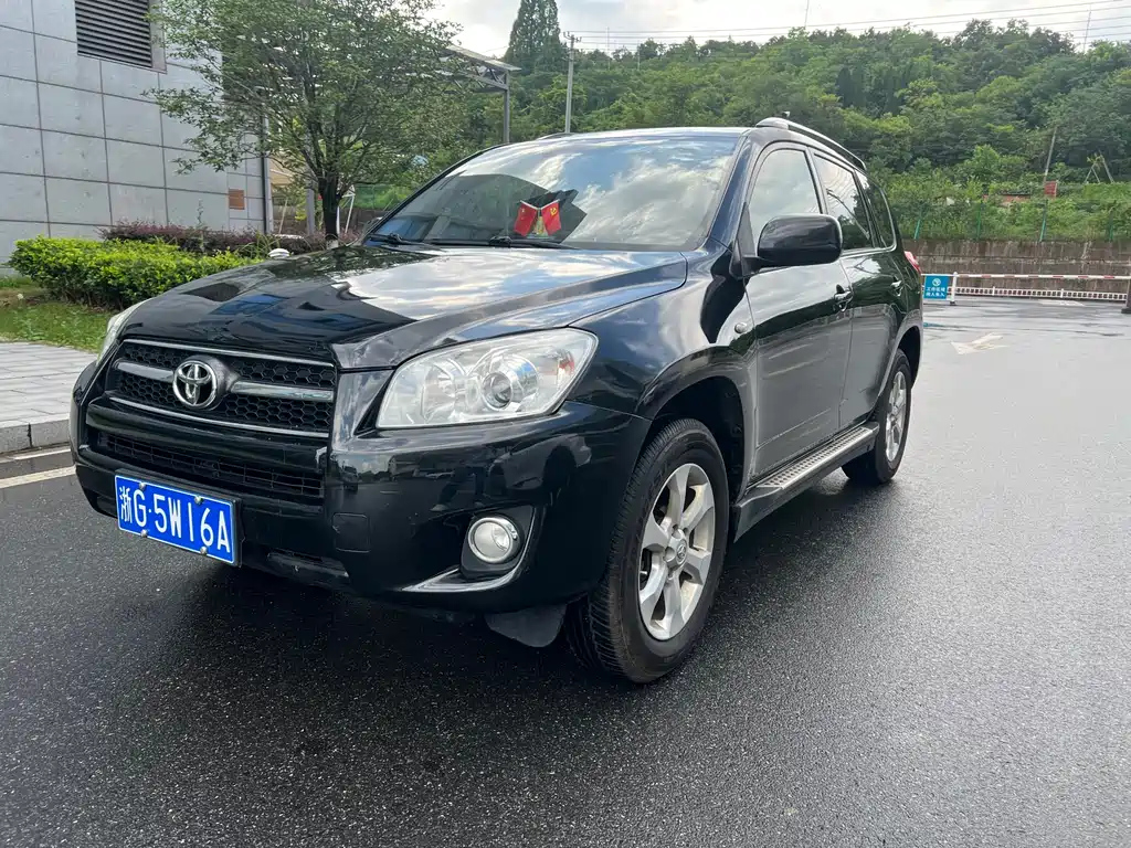 TOYOTA RAV4 RONGFANG 2011