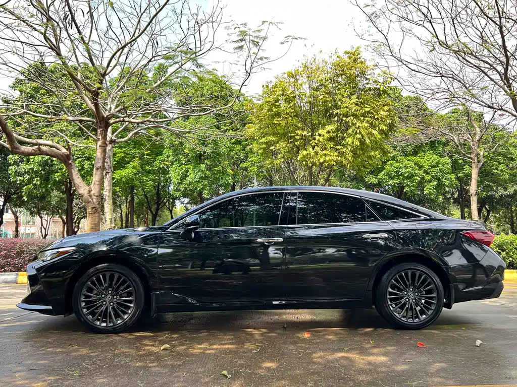 TOYOTA AVALON 2020