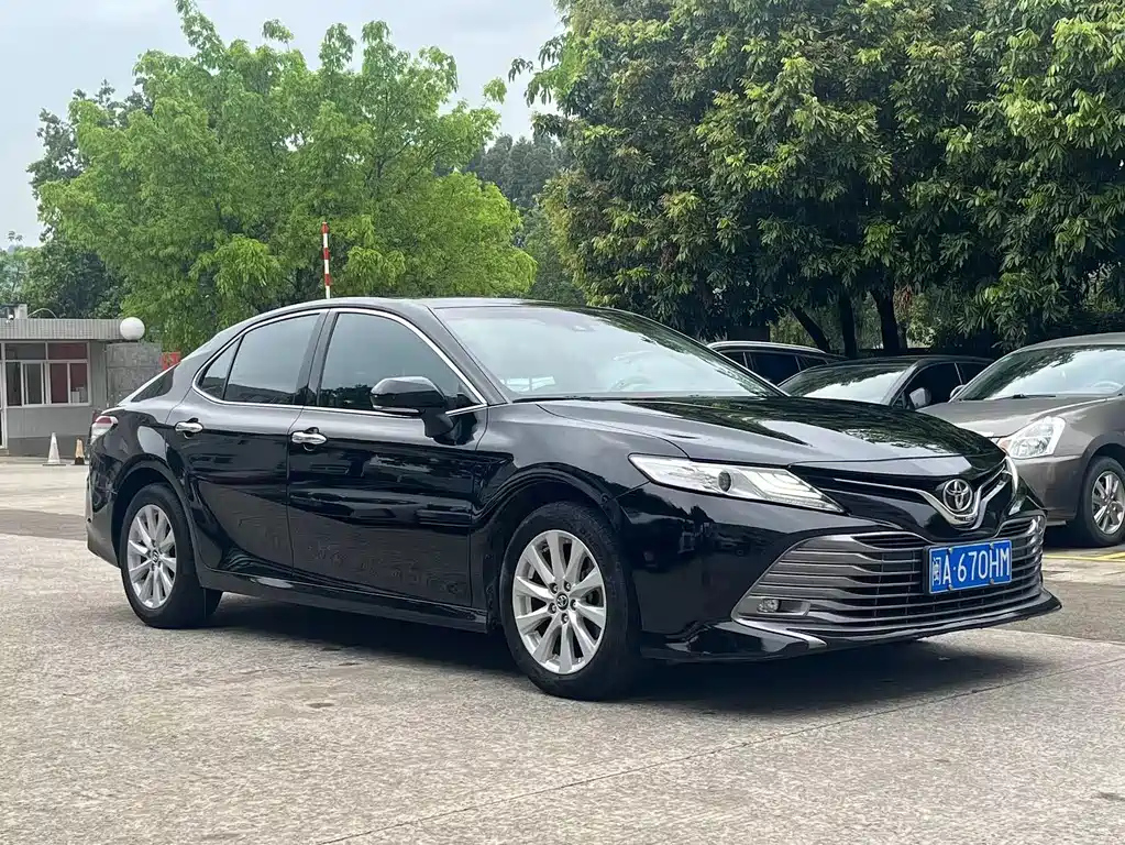 TOYOTA CAMRY 2019