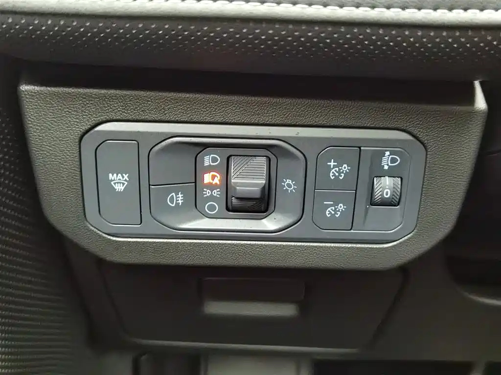 FORD MONDEO 2025