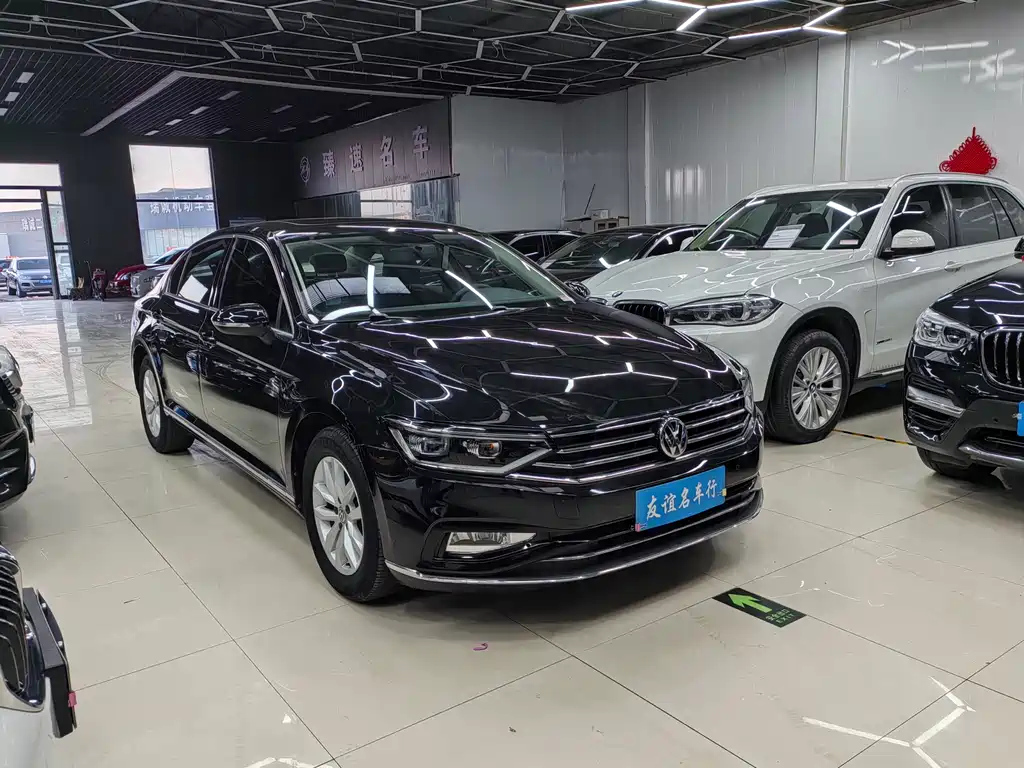 VOLKSWAGEN MAGOTAN 2020