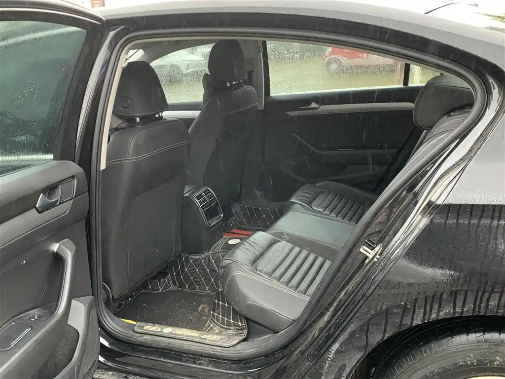 VOLKSWAGEN MAGOTAN 2021