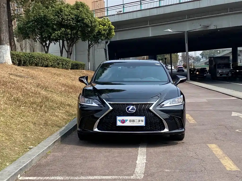LEXUS ES 2022