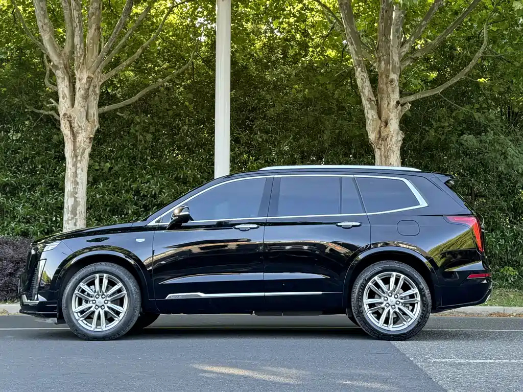 CADILLAC XT6 2021