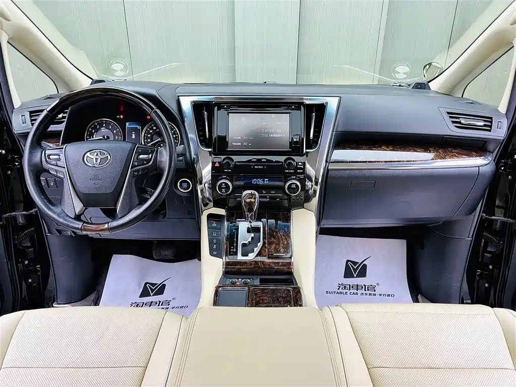 TOYOTA ALPHARD 2018