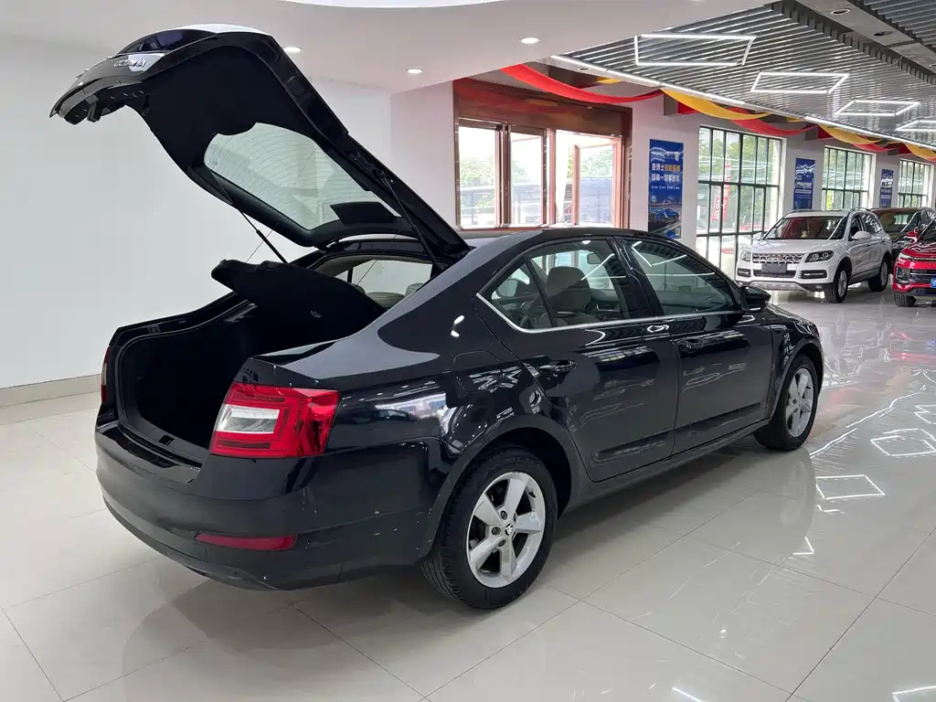 SKODA OCTAVIA 2014