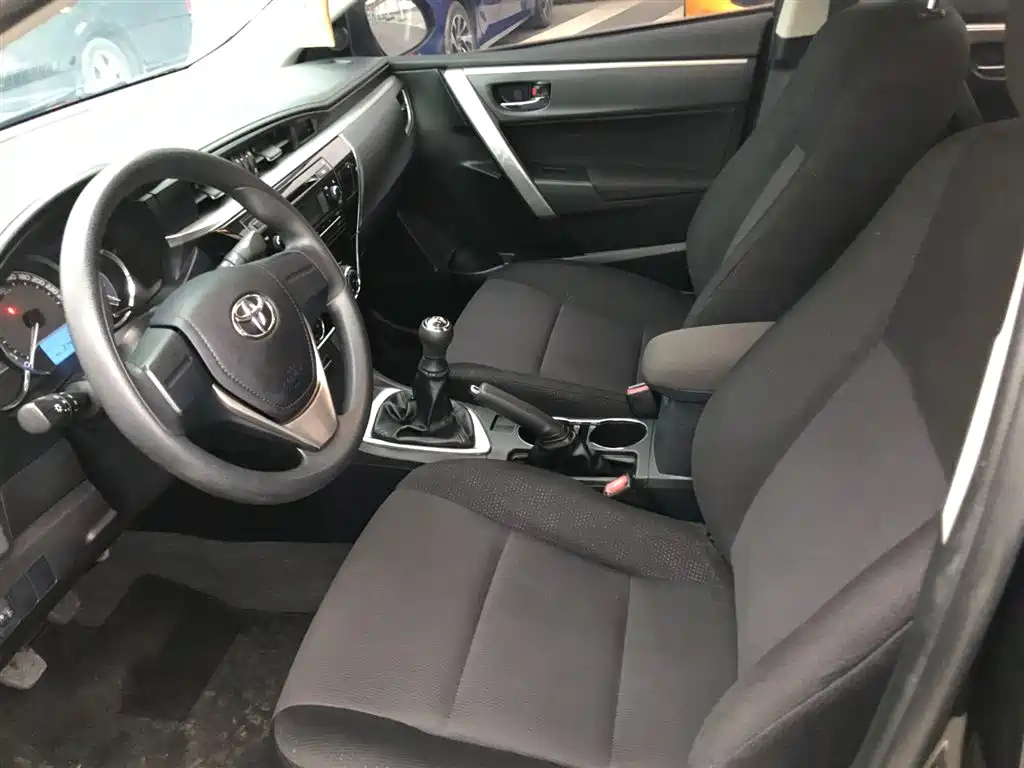 TOYOTA COROLLA 2015