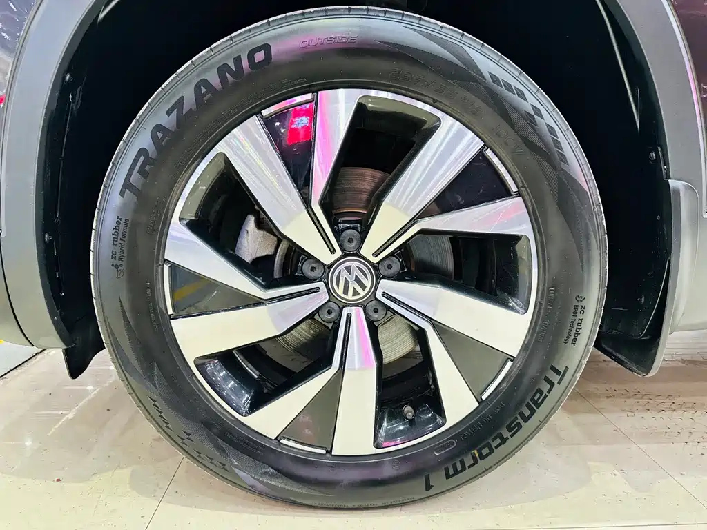VOLKSWAGEN TAYRON 2020