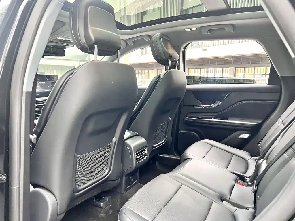 LINCOLN ADVENTURER 2022