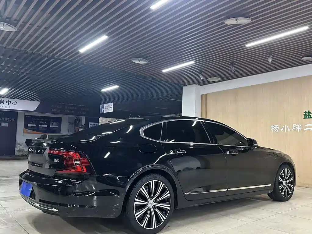 VOLVO S90 2024