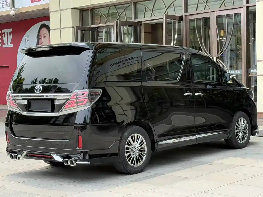 TOYOTA ALPHARD 2012