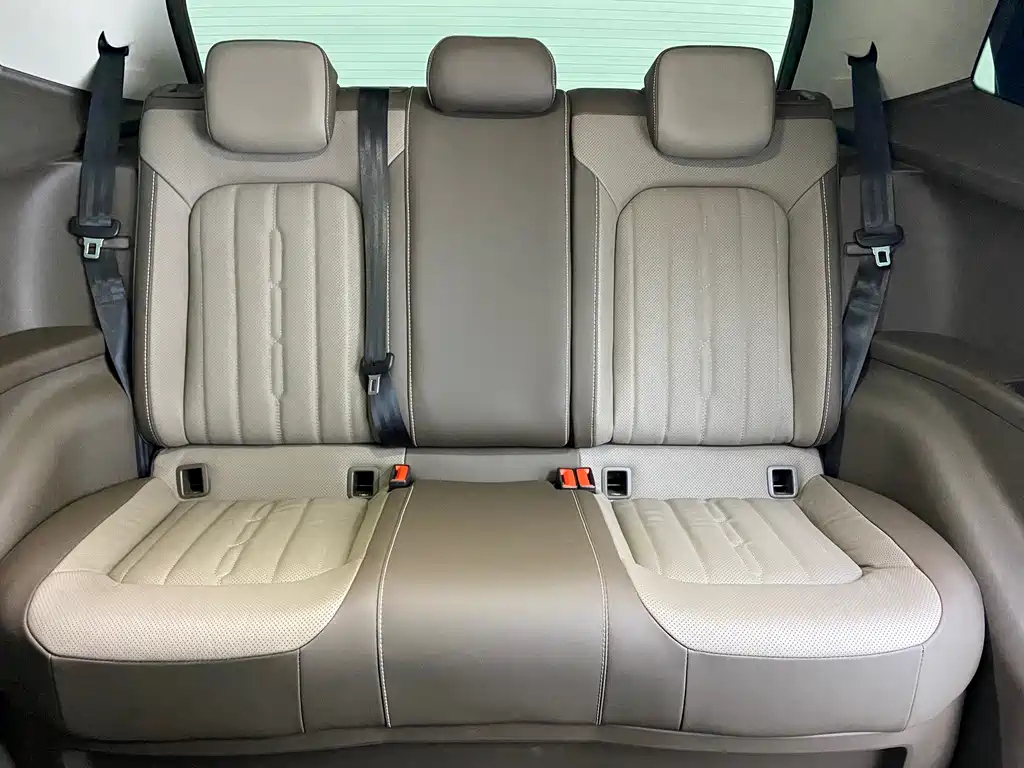 VOLKSWAGEN VILORAN 2023
