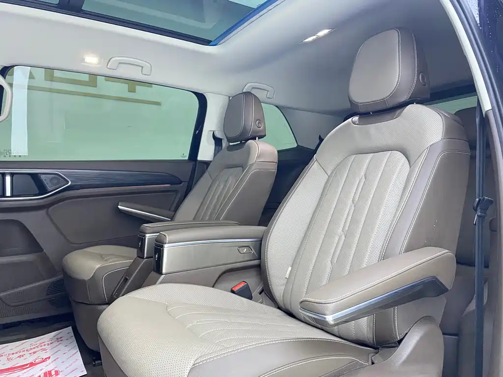 VOLKSWAGEN VILORAN 2023