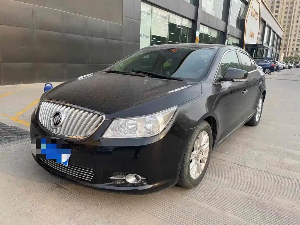 BUICK LACROSSE 2011