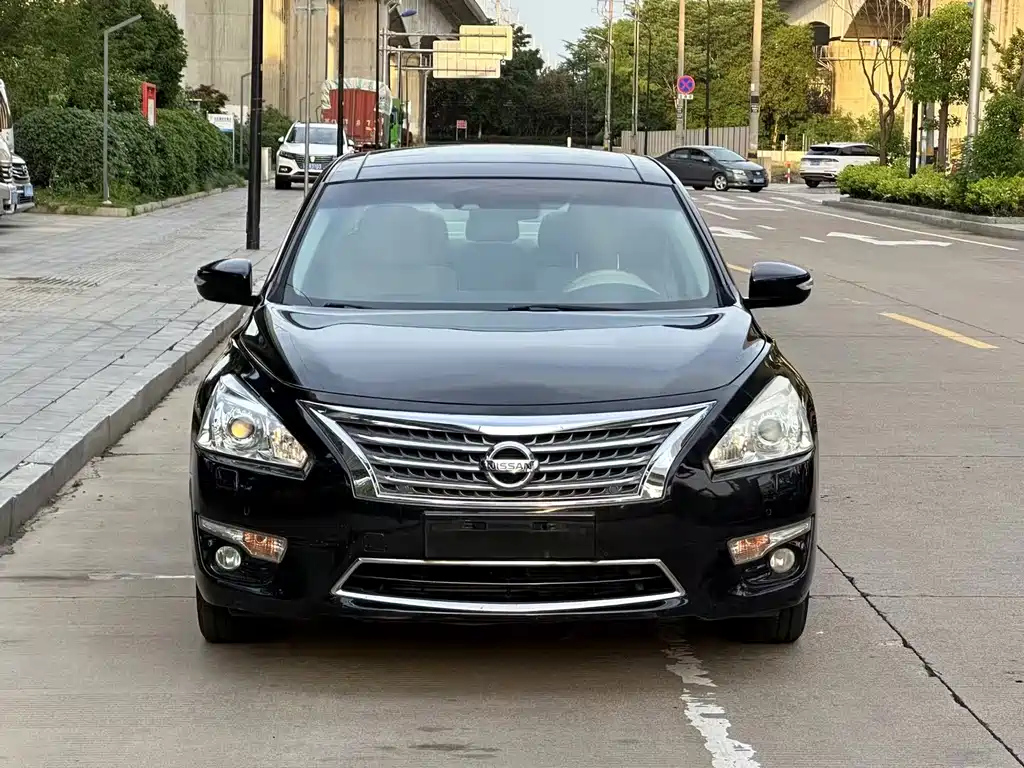 NISSAN TEANA 2015