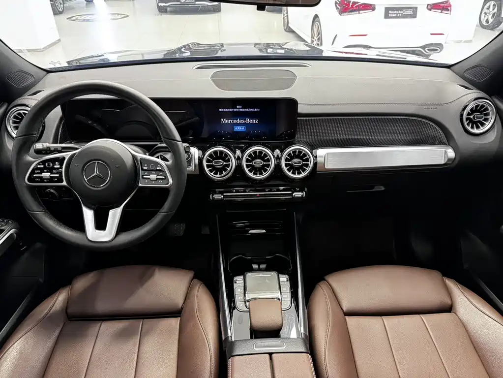 MERCEDES BENZ GLB 2023