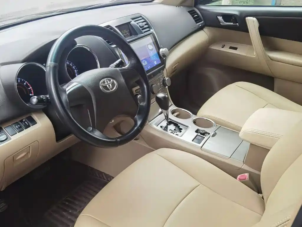 TOYOTA HIGHLANDER 2014