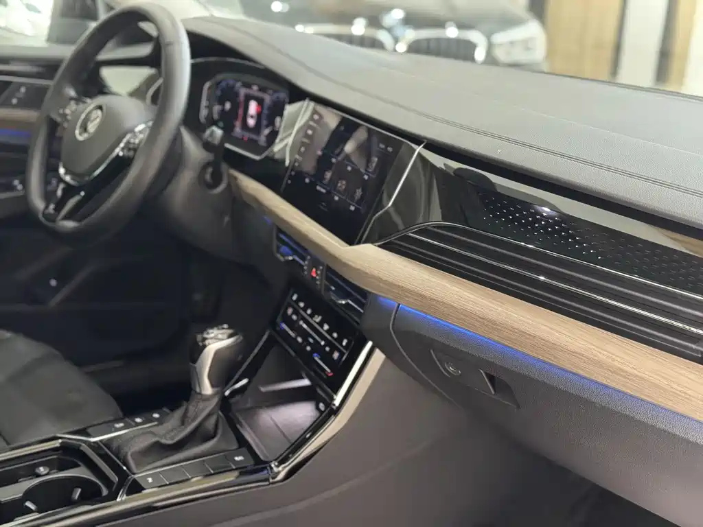 VOLKSWAGEN PASSAT 2021