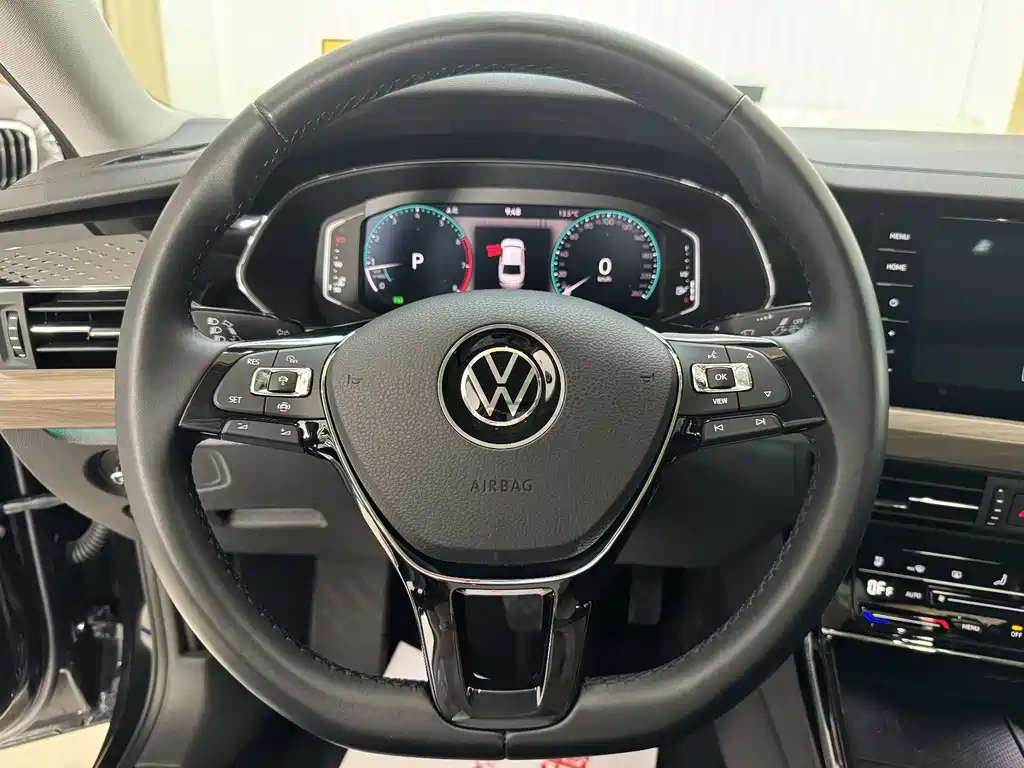 VOLKSWAGEN PASSAT 2021