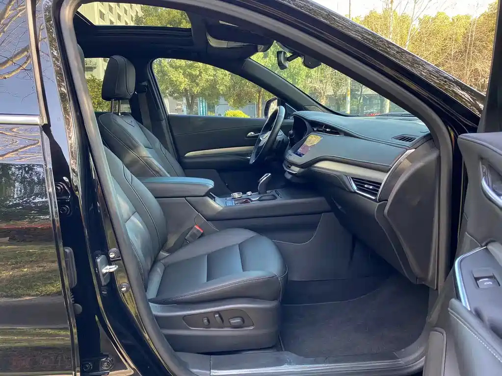 CADILLAC XT4 2021
