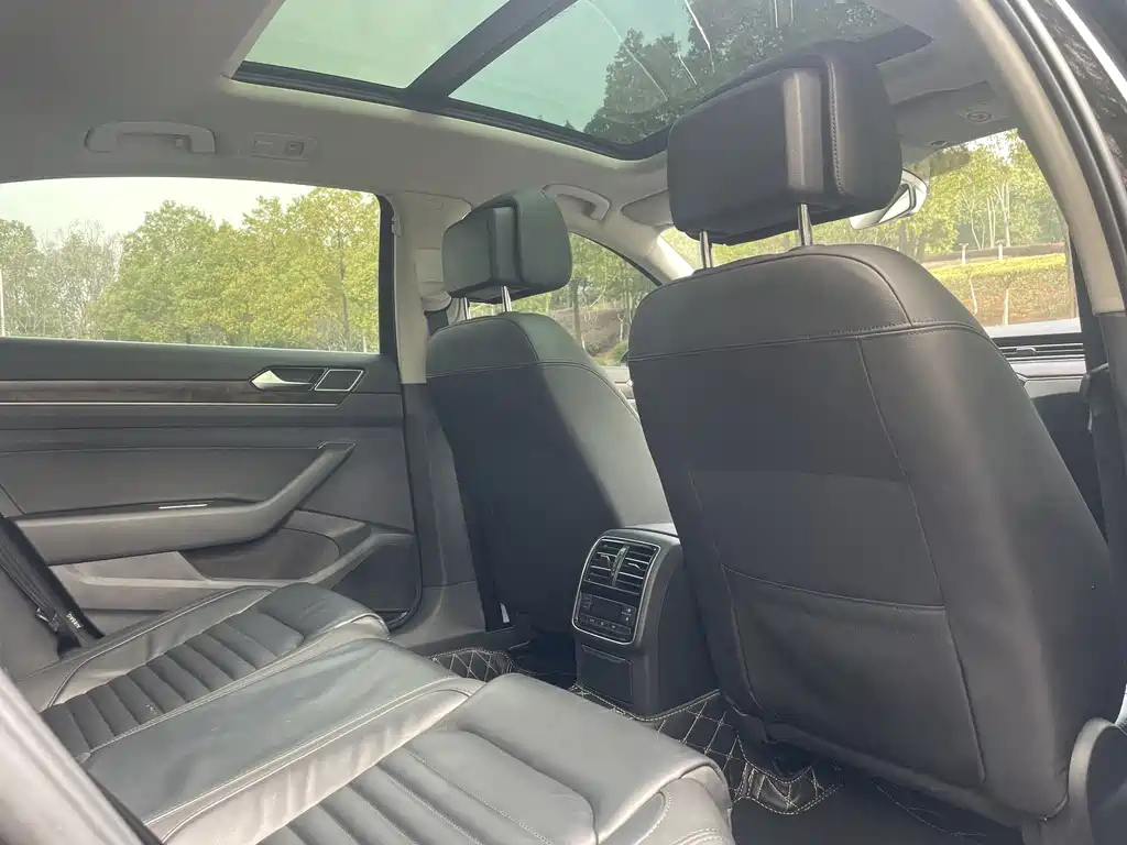 VOLKSWAGEN MAGOTAN 2020