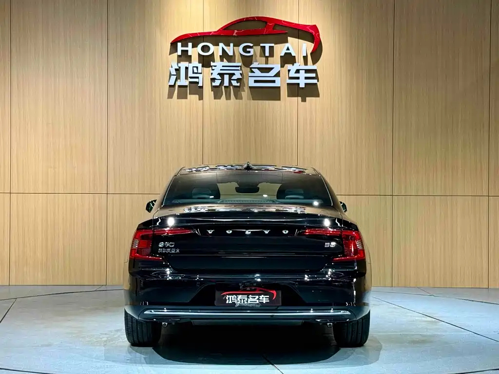 VOLVO S90 2024