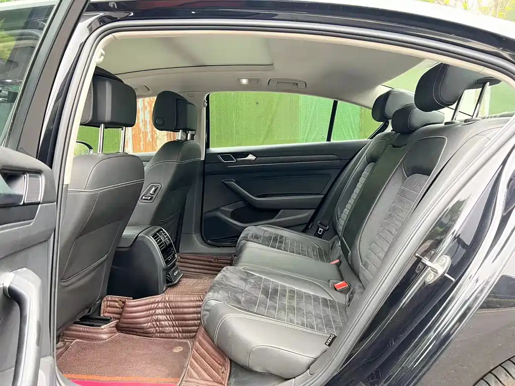 VOLKSWAGEN MAGOTAN 2020