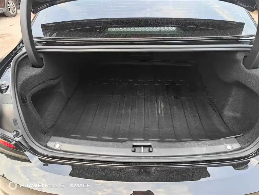 VOLVO S90 2023